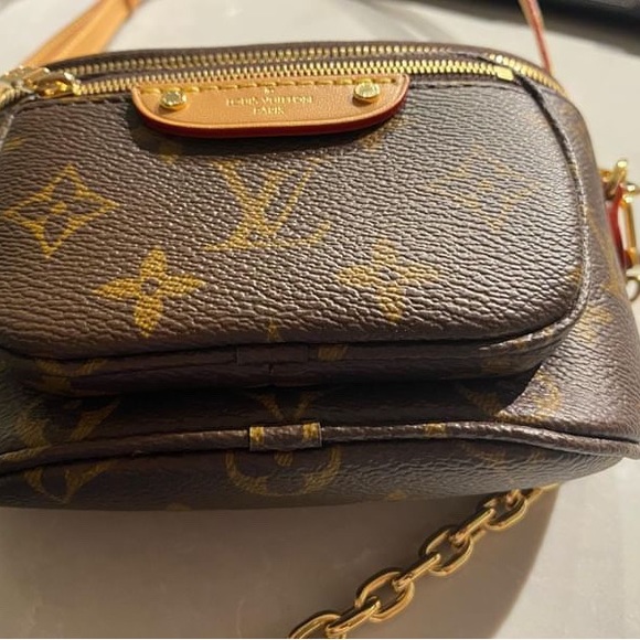 SOLD OUT”””””Louis Vuitton mini bumbag - Picture 5 of 9